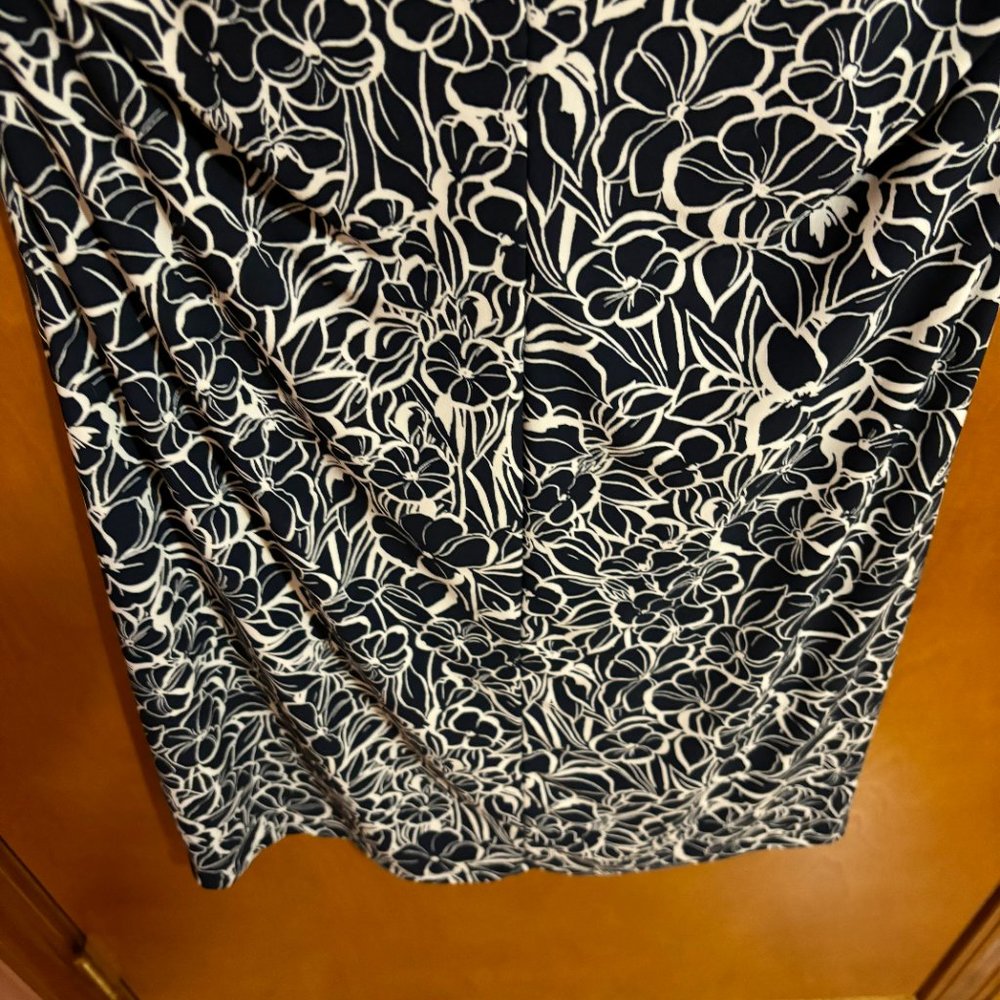 Women's Tommy Hilfiger Navy Blue and White Dress, Size 10 - Picture 14 of 14